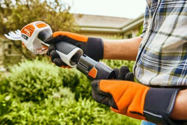 RIFINITORE STIHL HSA 26